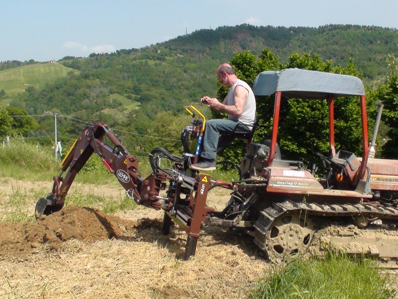 retroescavattore agricolo