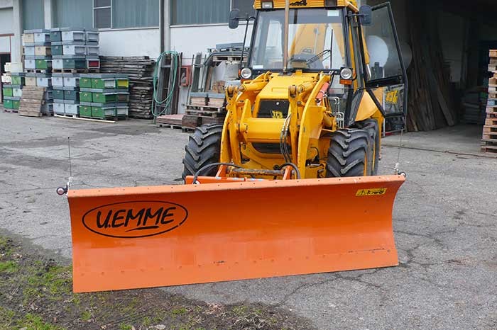 snow_blade_lsa_on_jcb_backhoe_loader